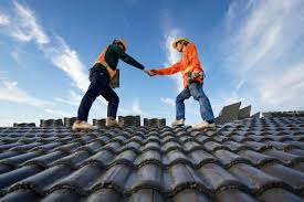 Best Roof Leak Repair  in Oostburg, WI